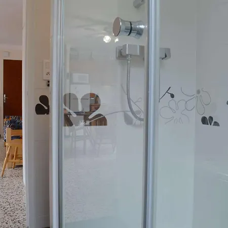 2 Pieces - 4 Personnes - Sur Ar860-b25 Daire