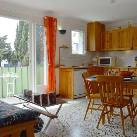 2 Pieces - 4 Personnes - Sur Ar860-b25 Daire